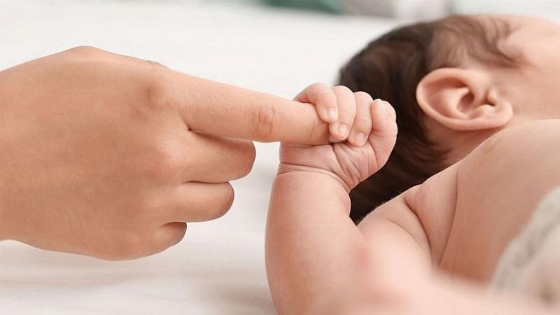 Hình ảnh minh họa người tuổi Nhâm Tuất (có thể nam và nữ) với nét mặt thể hiện sự chân thành, điềm đạm, hoặc tư thế mạnh mẽ, quyết đoán, liên kết với tính cách 1982 là tuổi con gì